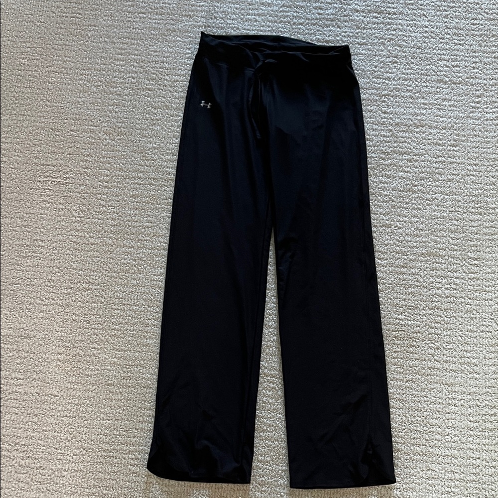 NWOT Under Armour Black Relaxed Fit Pants